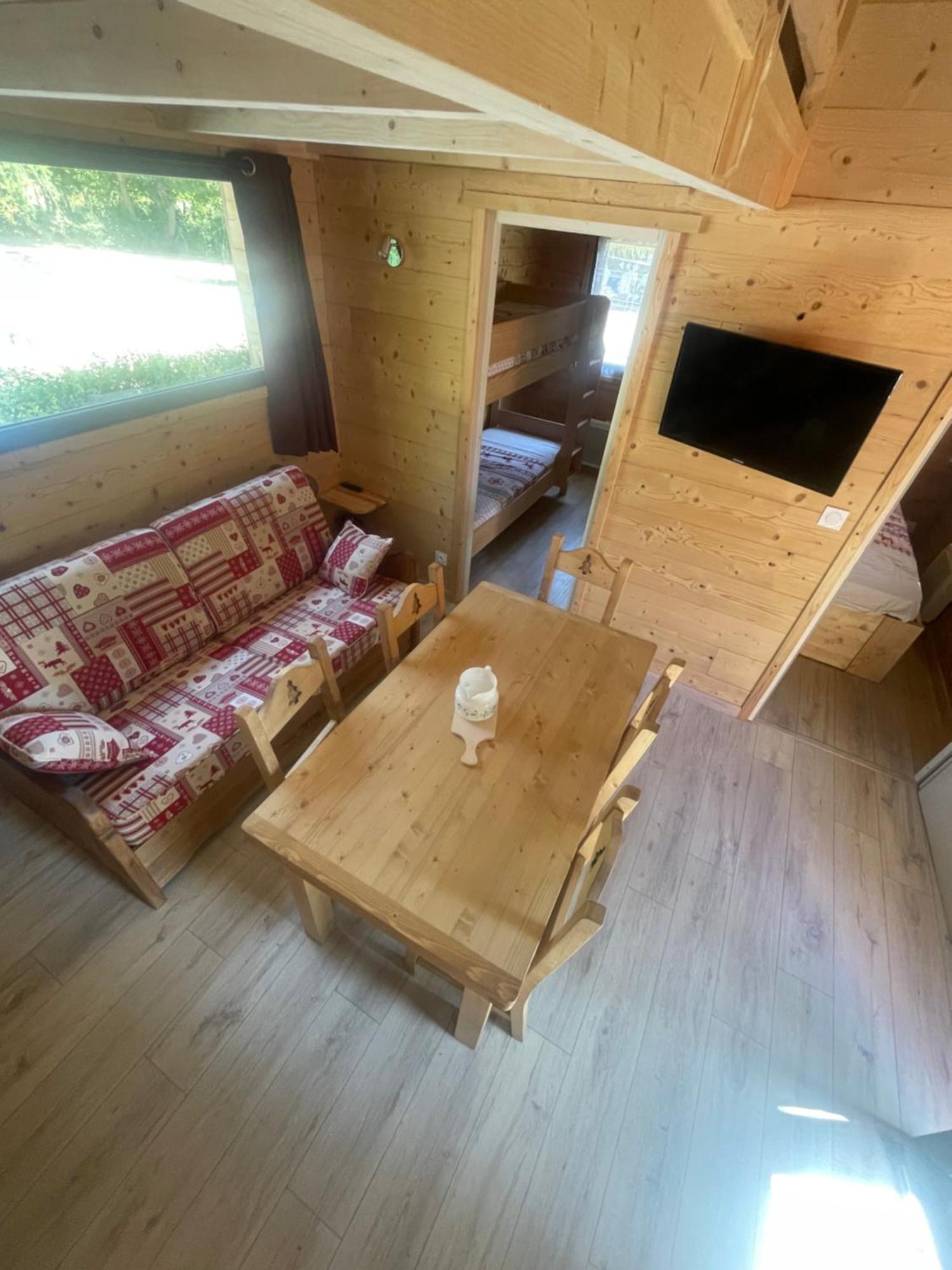 Camping L'Enclave Mobil-Home Estavar المظهر الخارجي الصورة