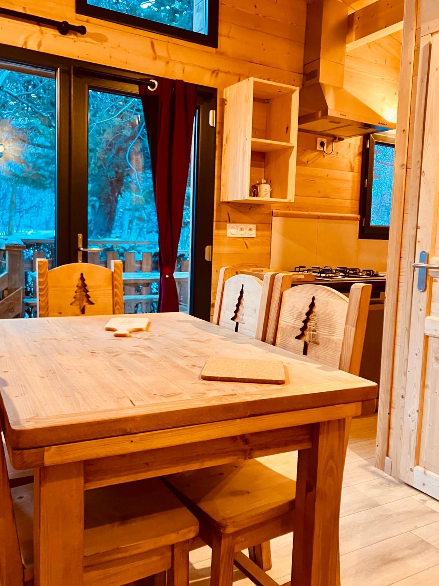 Camping L'Enclave Mobil-Home Estavar المظهر الخارجي الصورة